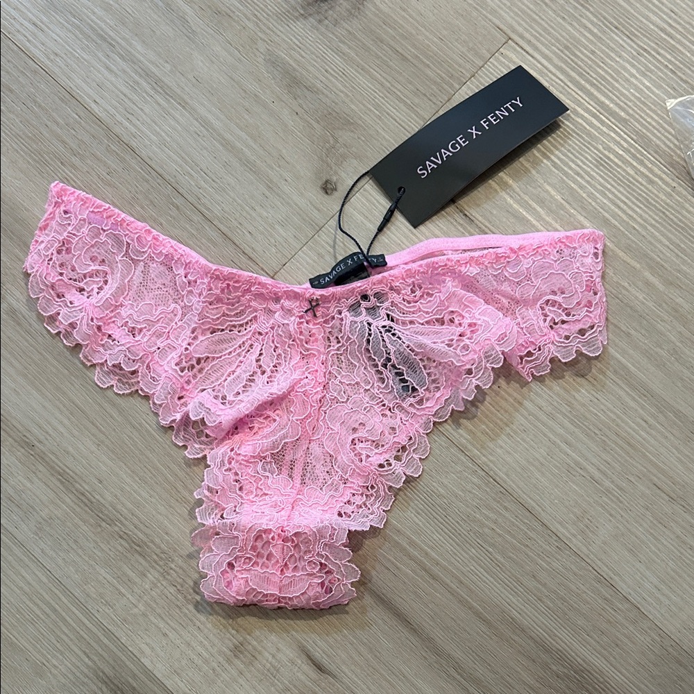 NWT Savage X Fenty romantic bordered lace brazilian panties in pink